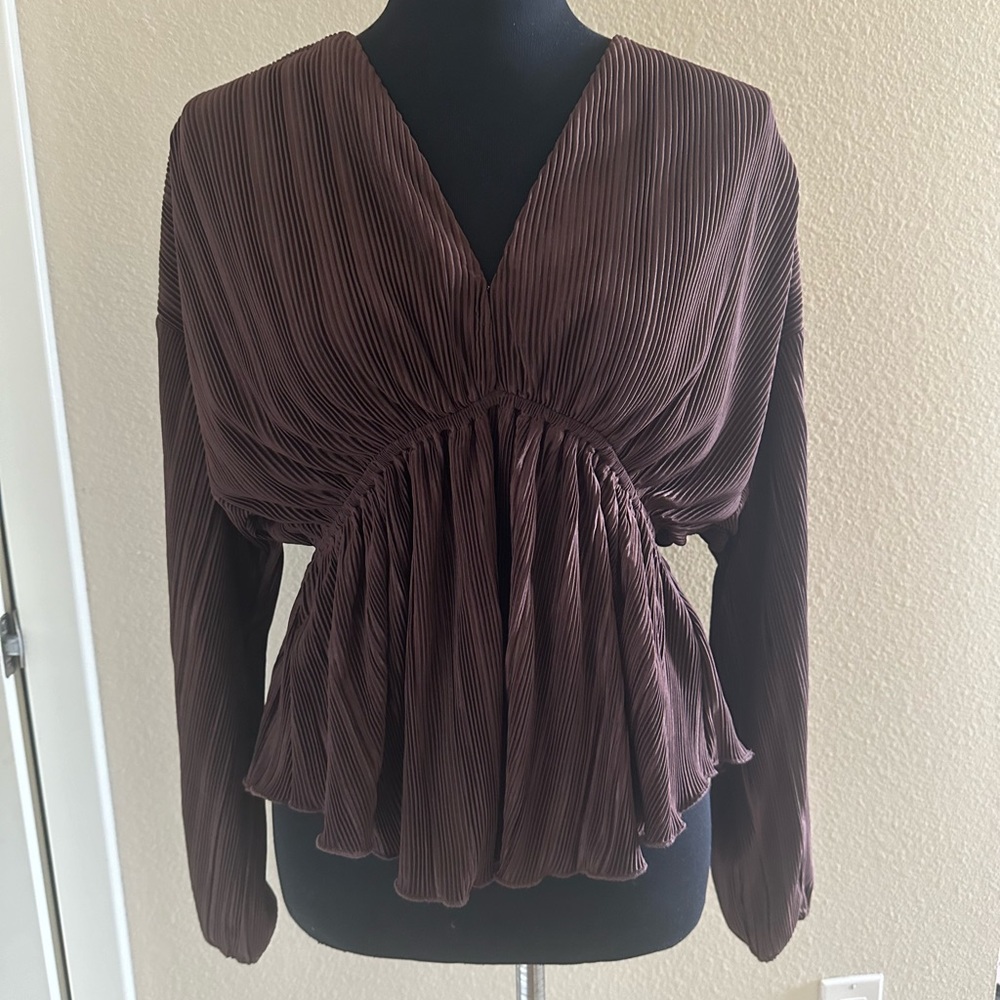 A&F long sleeve easy waist satin top